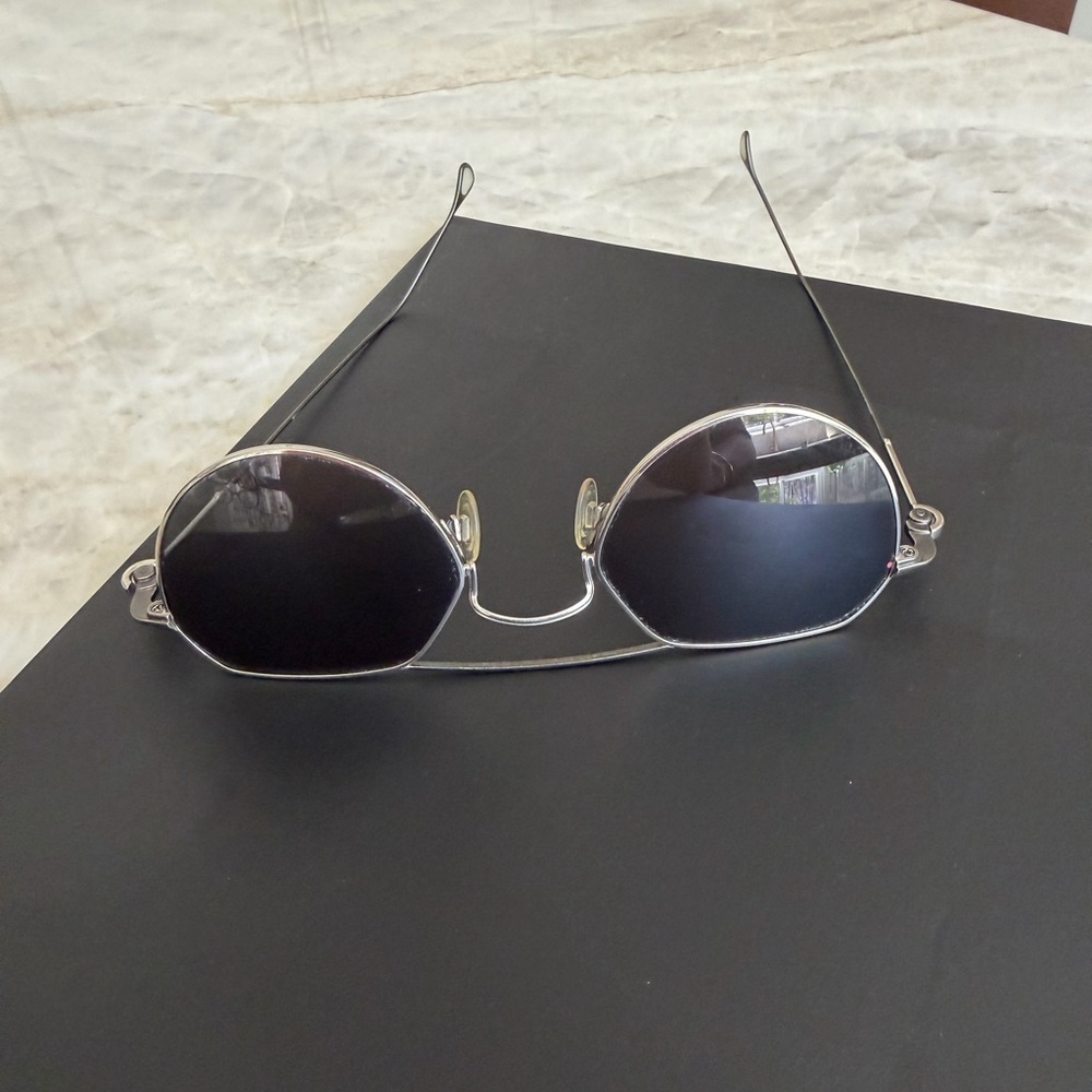 Anne et Valentin Silver Round Frame Sunglasses with Black Lenses